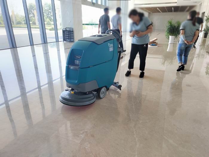 西安大楼清洁用坦能手推式洗地机